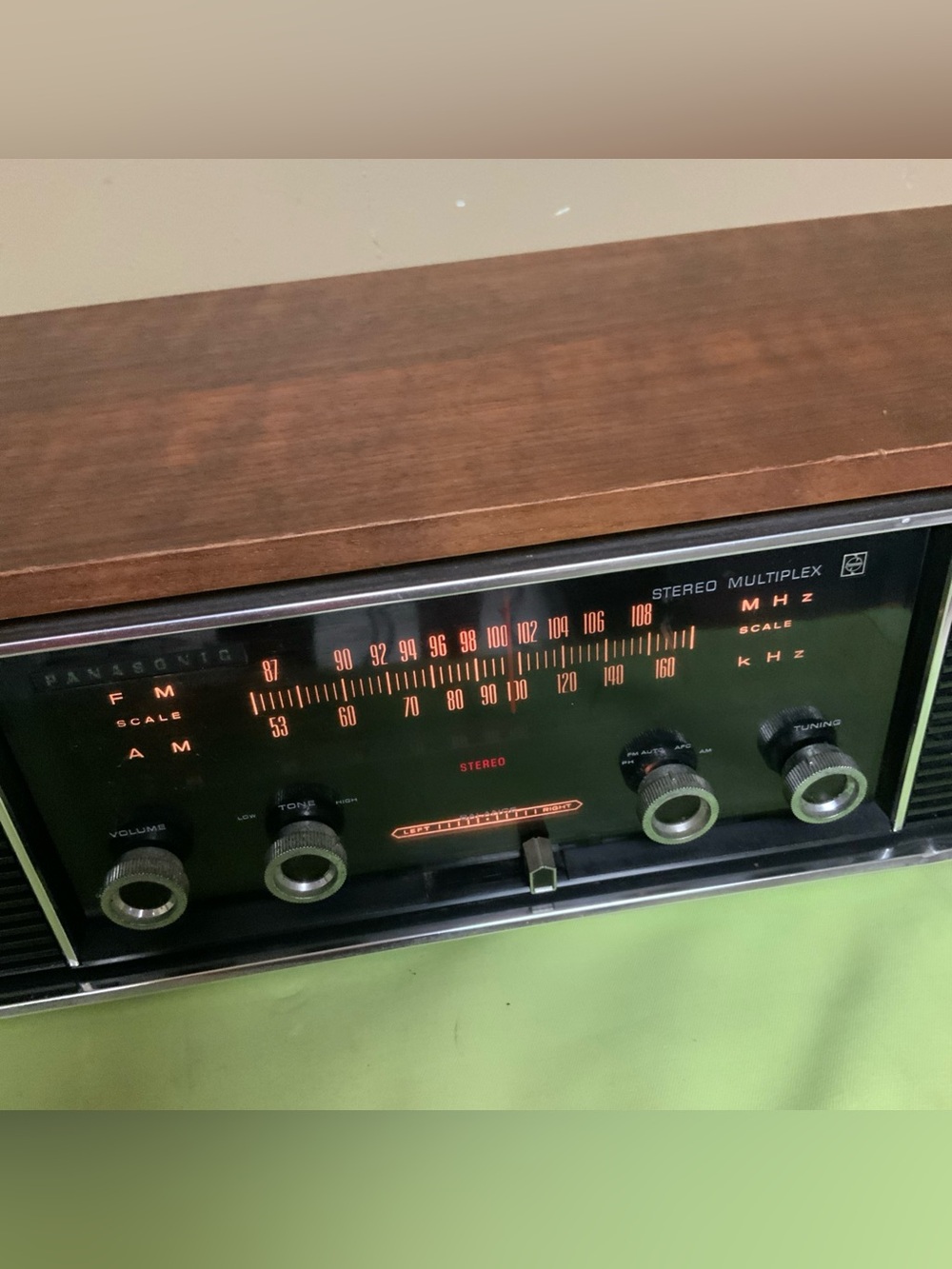 Vintage National Panasonic AM/FM Stereo tabletop Receiver. RE-7300A. Pls Read. - Picture 4 of 9